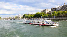 Croisière touristique sur la Seine à Paris