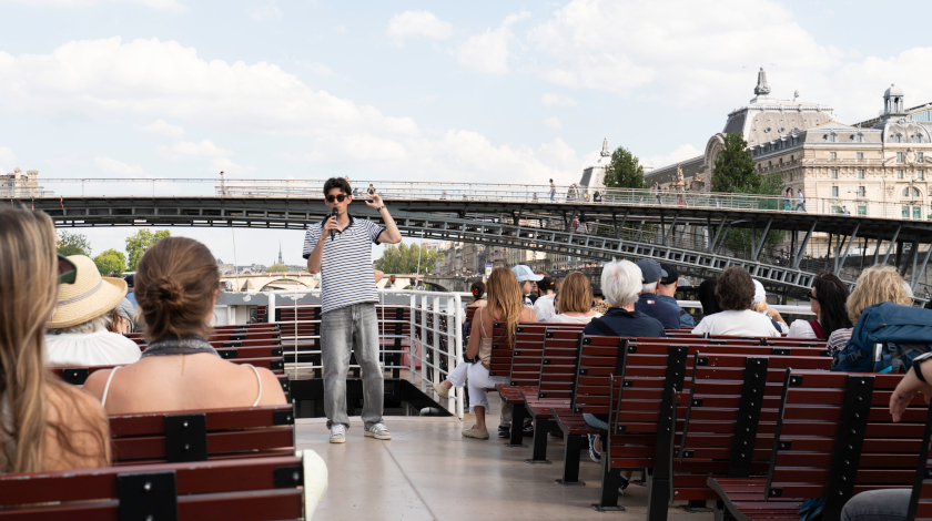 Croisière sur la Seine au coucher du soleil avec vue sur le musée d’Orsay à Paris